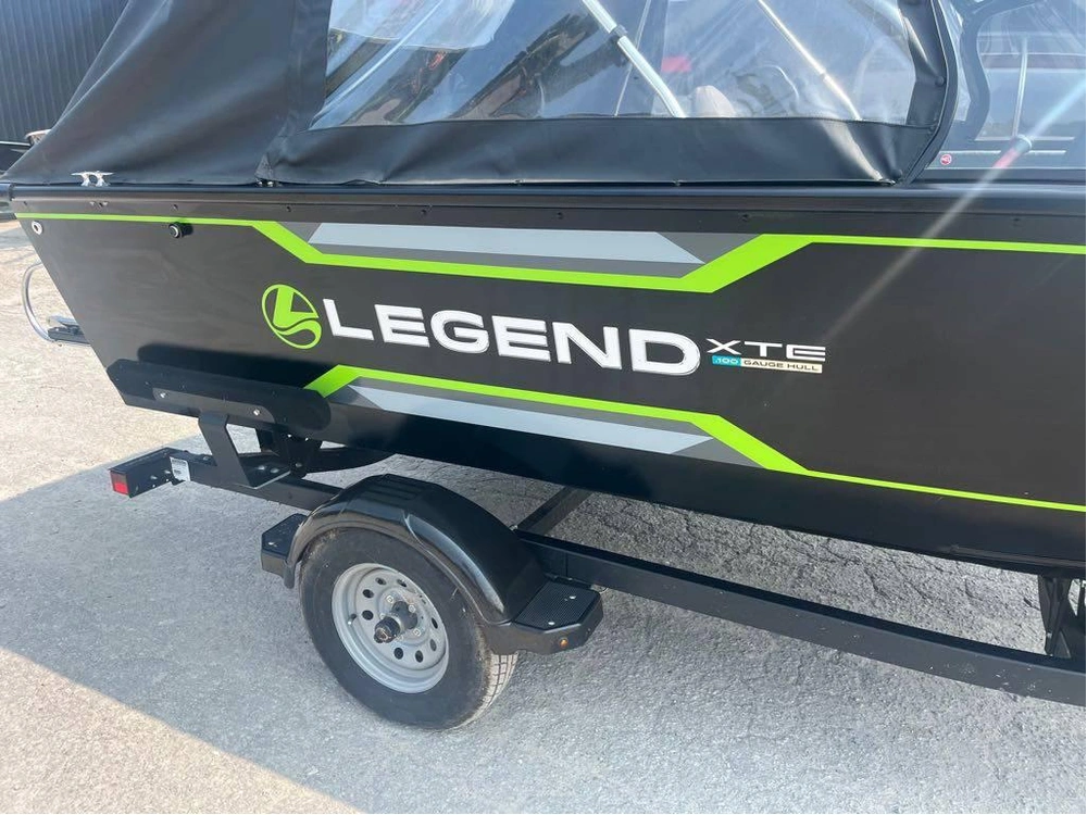 2023 Legend 18 Xte Sport With Mercury 90 Elpt 4-stroke And Glide-on Trailer alt