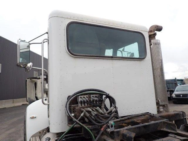 Peterbilt 340 2009