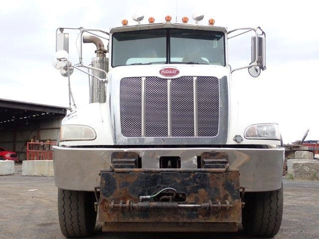 Peterbilt 340 2009