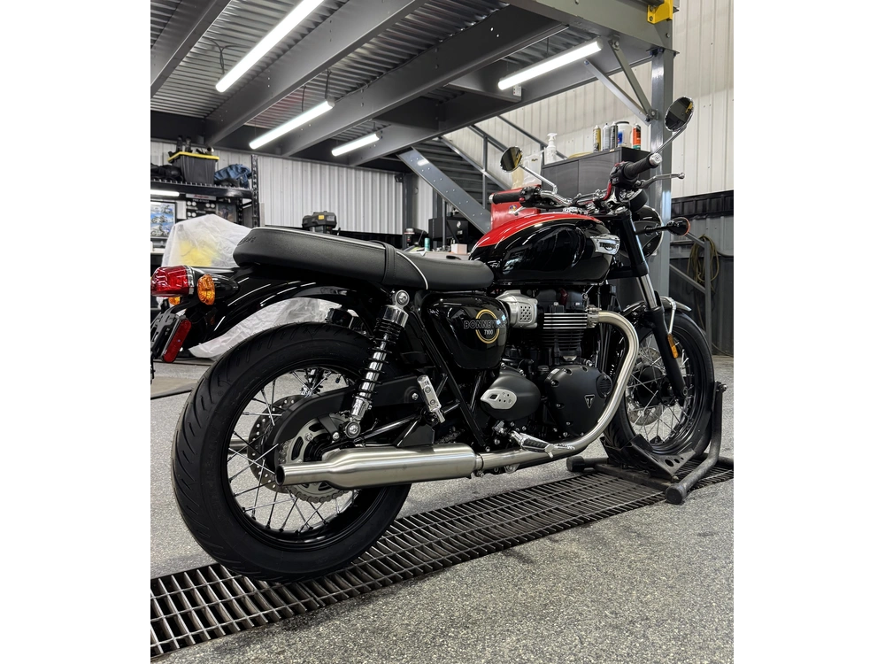 Triumph Bonneville T100 2026 alt
