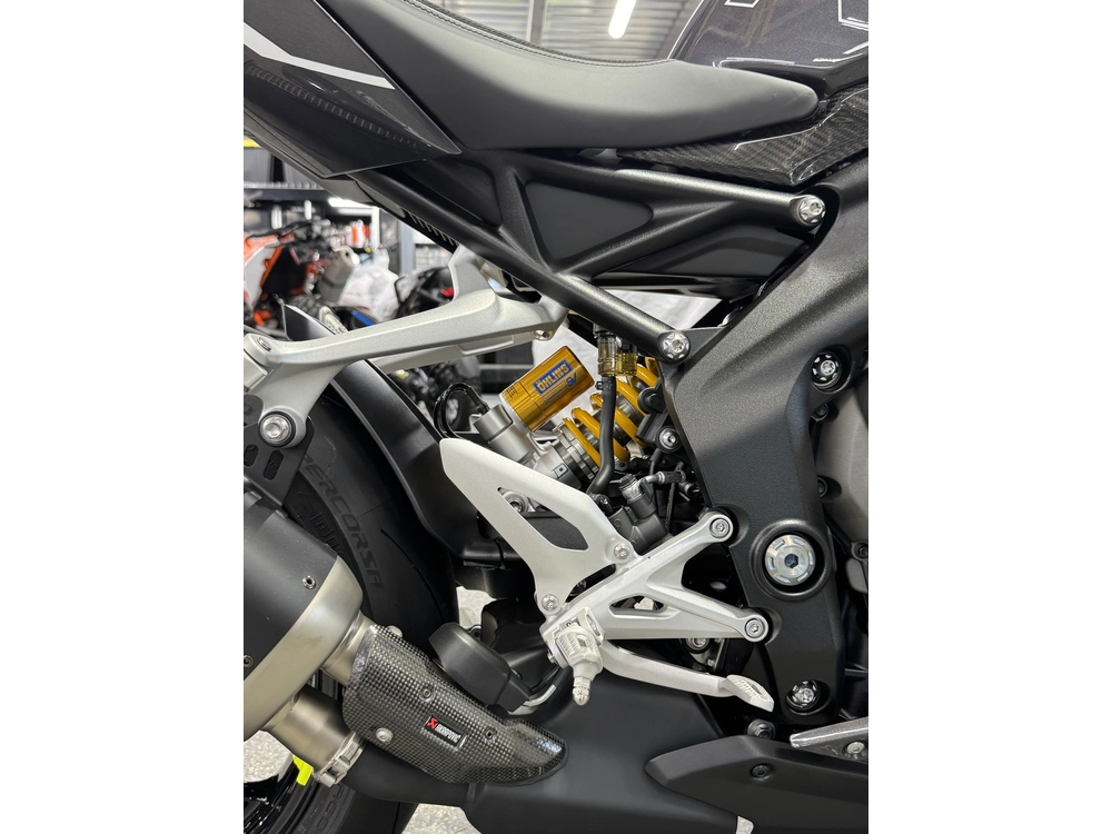 2026 Triumph Speed Triple 1200 Rx alt