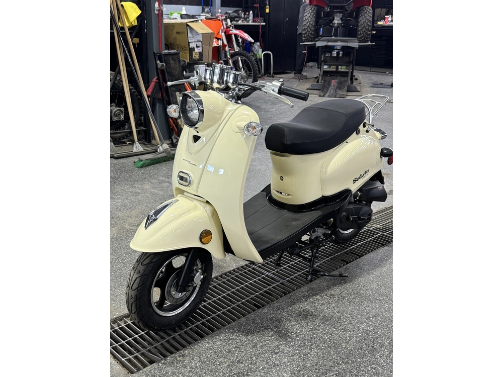 2022 Scootterre Solista alt