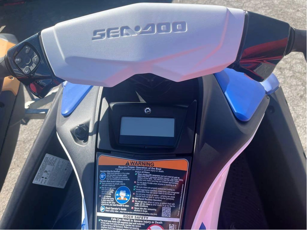 2026 Sea-doo Spark For 3 With Convenience Pkg alt