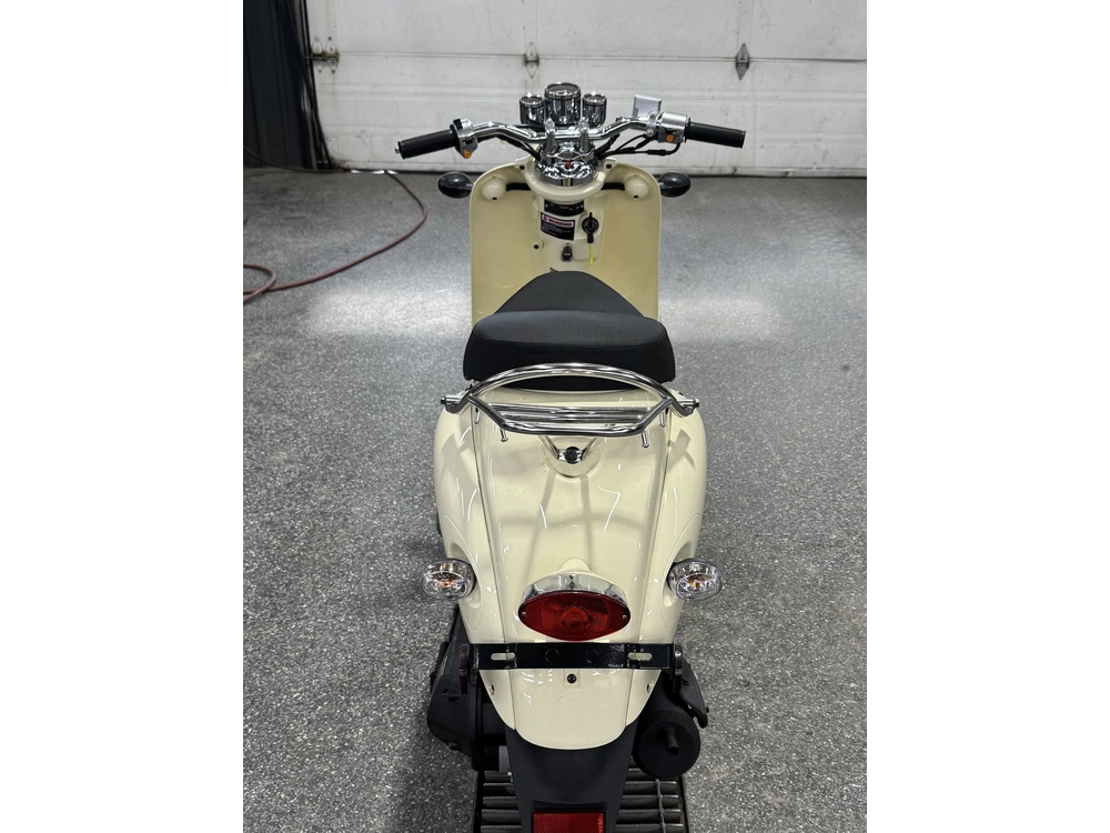 2022 Scootterre Solista alt