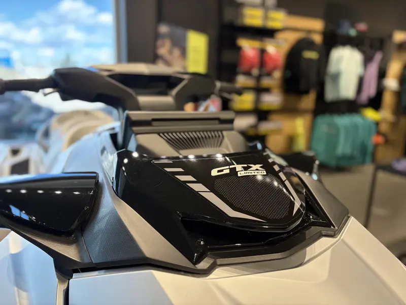 2025 Sea-Doo GTX LIMITED 325 thumbnail 11