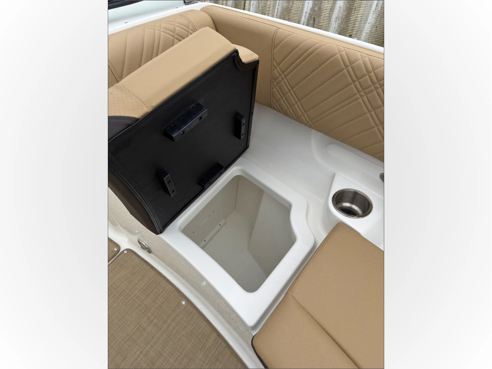2026 Sea Ray Sdx 230 alt