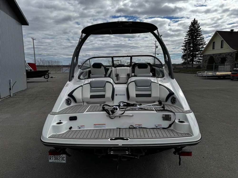 2022 Yamaha 212se alt