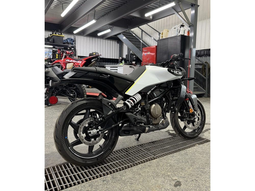 Husqvarna Vitpilen 401 B.d. 2024 alt