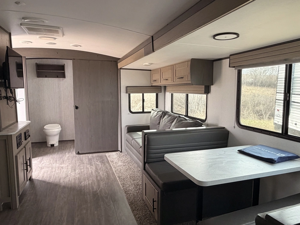 2022 Shadow Cruiser Id260rbs Shadow Cruiser Ultra Lite alt