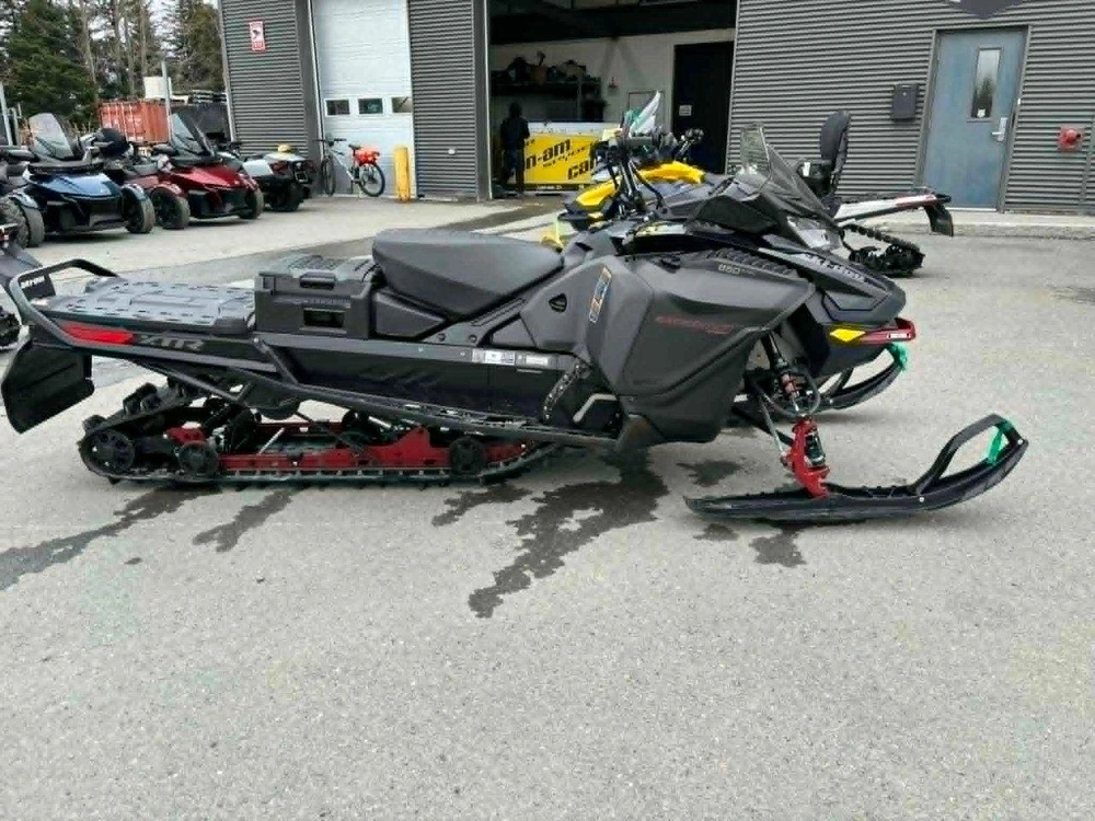 Ski-doo Expedition Xtreme 850 Used 2023 alt