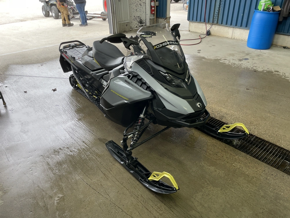 Ski-doo Renegade Adrenaline 900 Ace 2026 alt