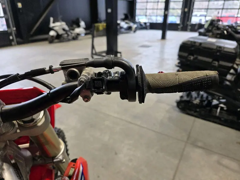 2022 Honda CRF450R thumbnail 10