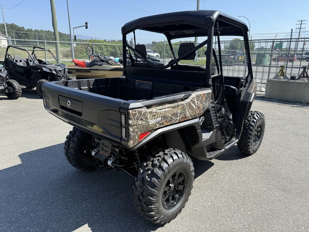 2026 Can-am Defender Xt Hd11 With 10.25' Infotainment alt