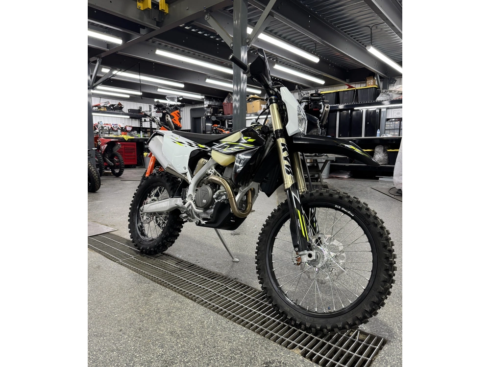 2026 Triumph Tf 450-e alt