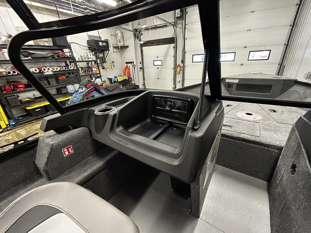 2026 Princecraft Holiday 162 Ws Max 60elpt Ct alt