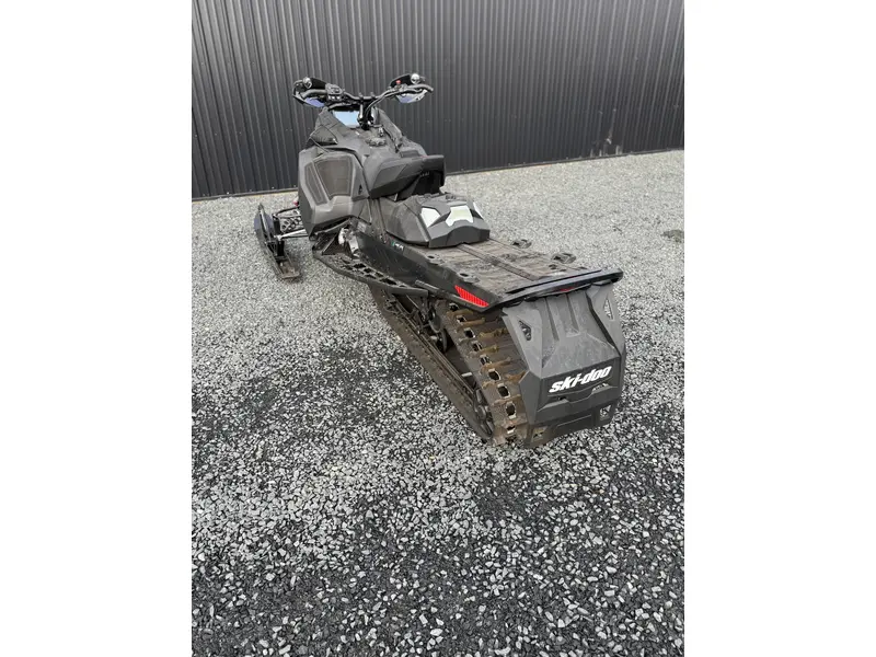 2025 Ski-Doo Backcountry XRS 850 R 1.5" Black