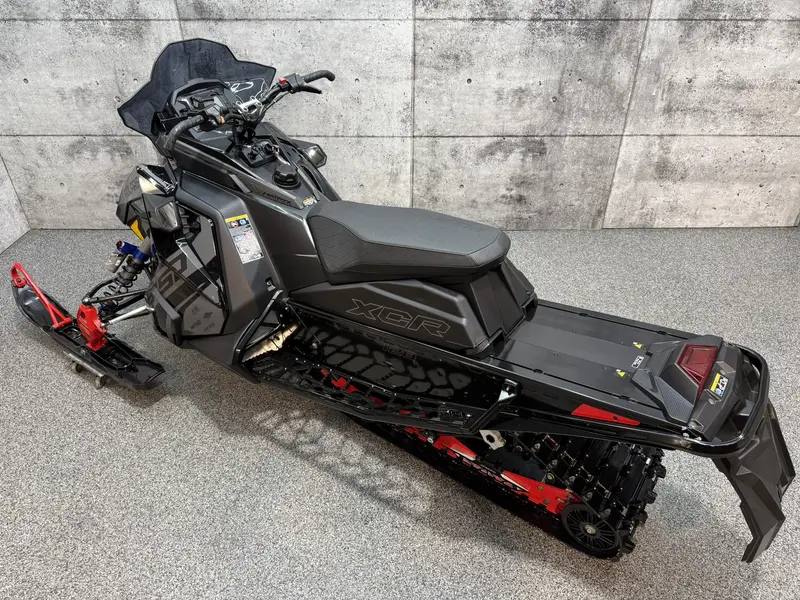 2025 Polaris Indy XCR 850 | Garantie déc. 2028