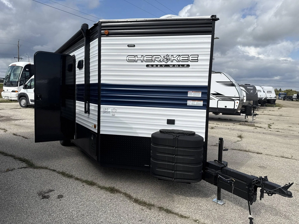 2026 Forest River Cherokee Grey Wolf 17mp alt