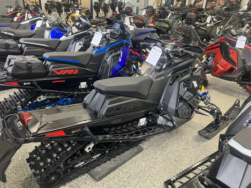 2025 Polaris 850 Indy Xcr 136 alt