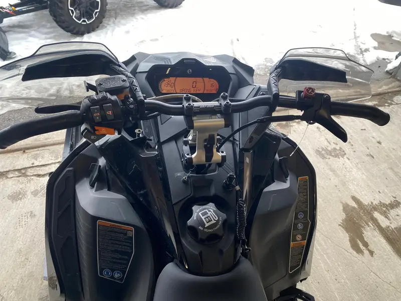 2022 Ski-Doo MXZ X 850
