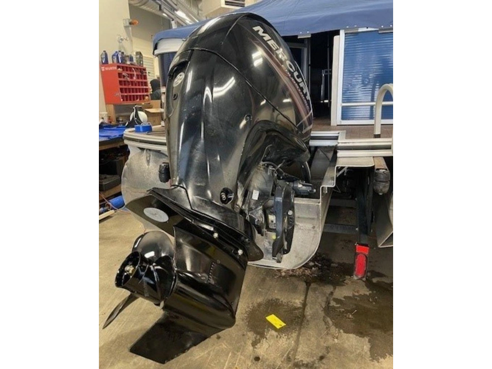 2014 Harris Sunliner 220 alt