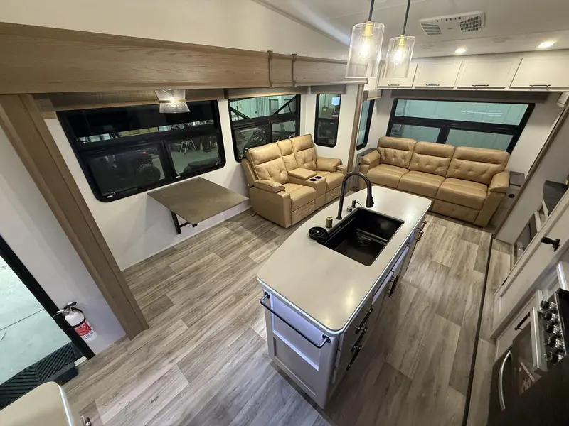 2026 Astoria 3173RLP Platinum