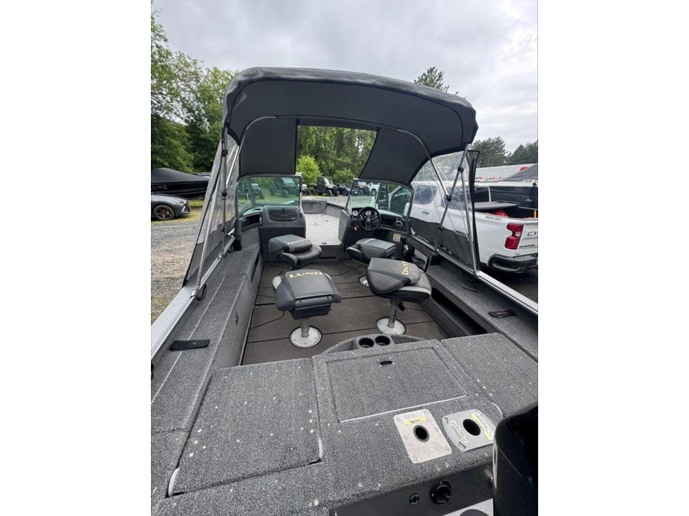 2017 Lund Boat Co Impact 2025 Sport alt