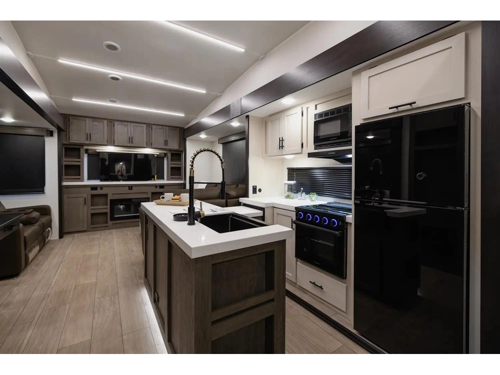 Arctic Wolf 289pano 2026 alt