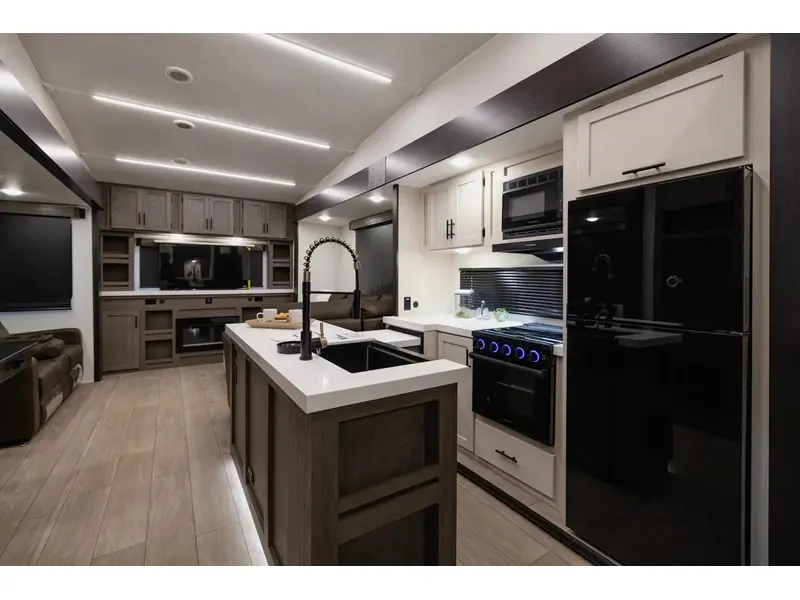 Arctic Wolf 289PANO 2026