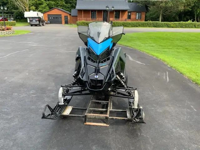 Polaris 850 Indy Xc 129 2022 alt