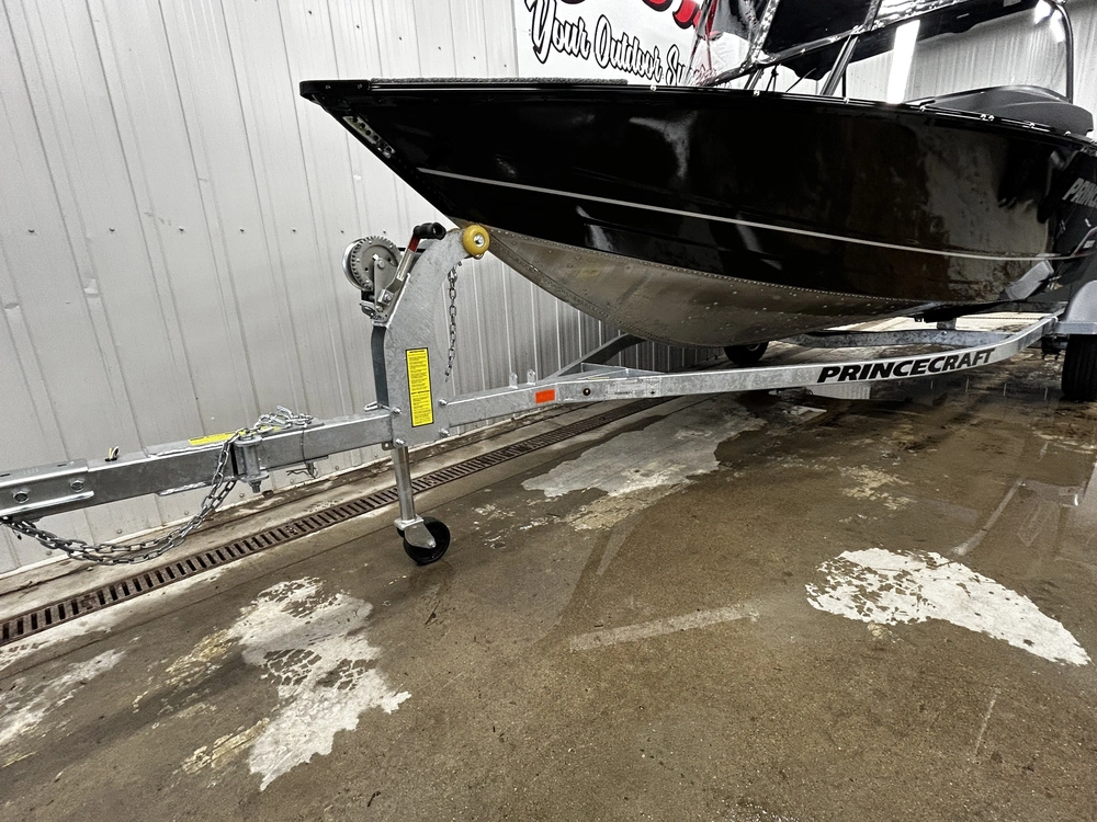 2026 Princecraft Holiday 162 Ws Max 60elpt Ct alt