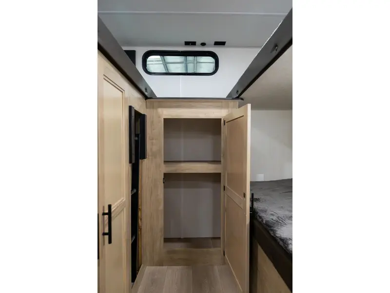 2026 Cherokee 29TE Grey Wolf