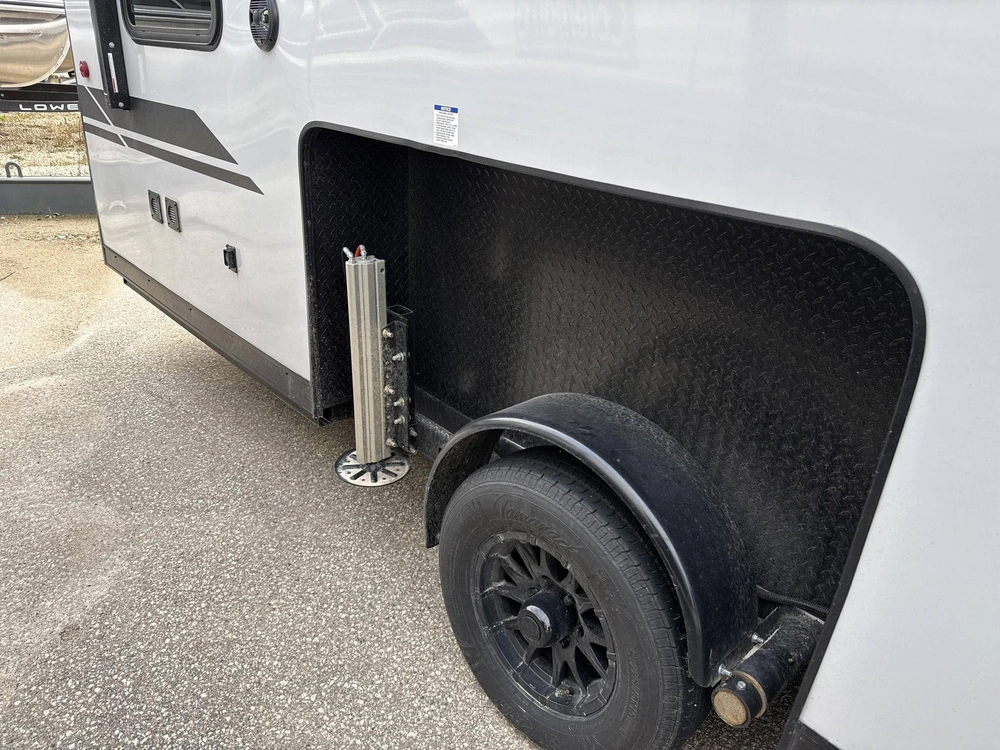 2026 Forest River Cherokee 16hut alt