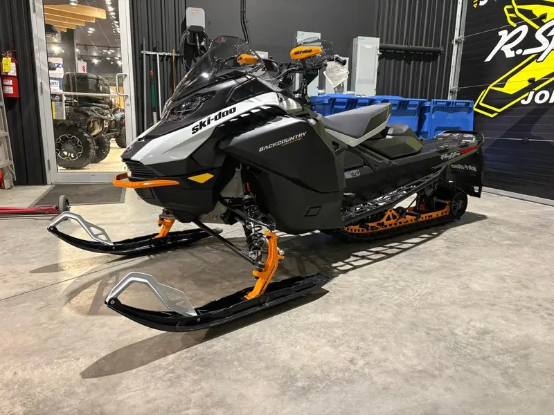 2026 Ski-Doo BACKCOUNTRY ADRENALINE (43'') 600R E-TEC Storm 150 1.5'' E.S.