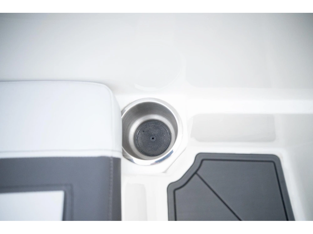 2023 Bayliner M19 alt