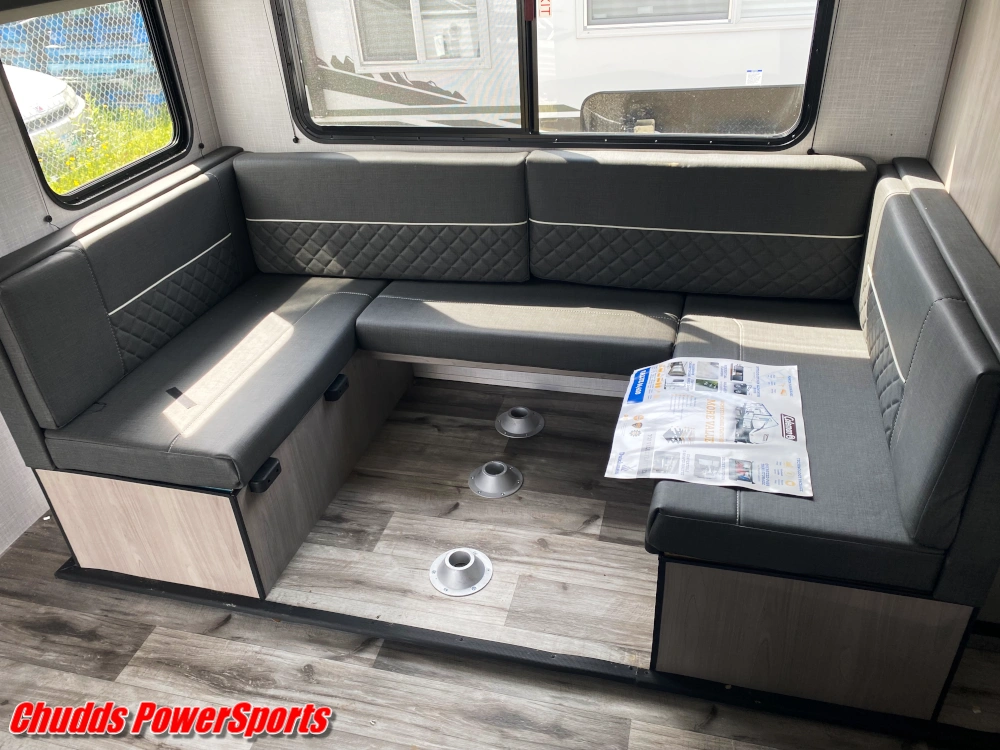 2022 Dutchmen Coleman Light 2455bh alt