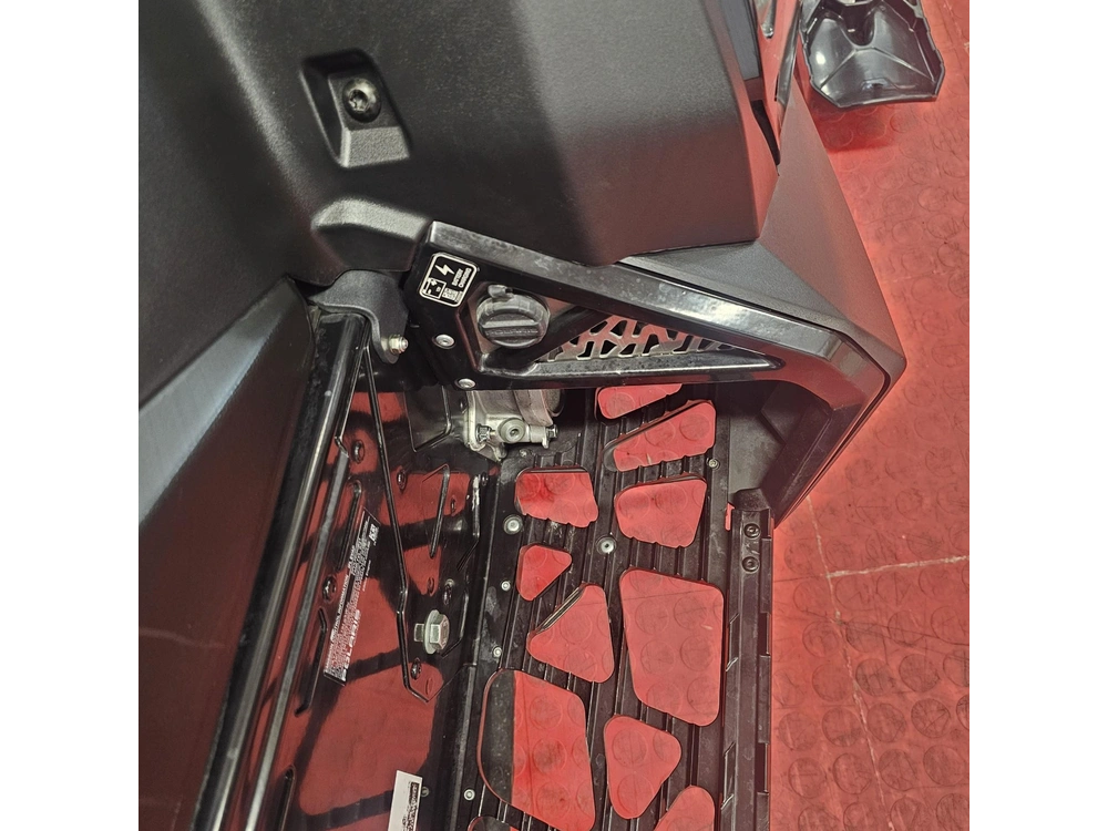 2025 Polaris 650 Switchback Xc 146 alt