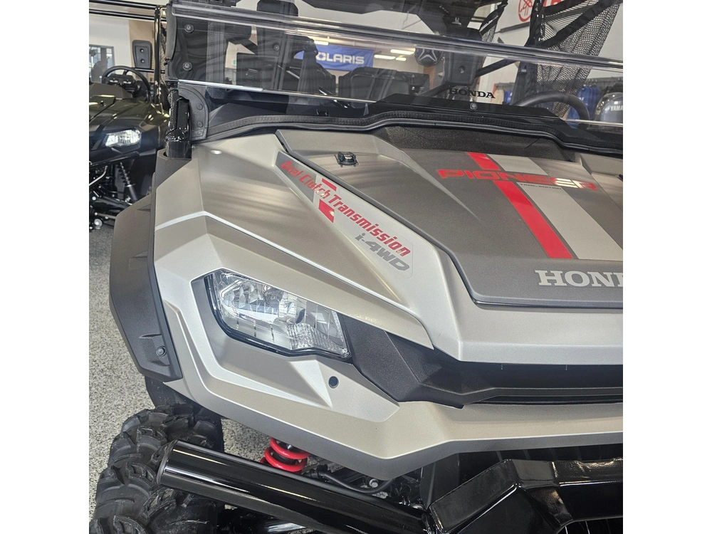 2025 Honda Pioneer 1000-5 alt