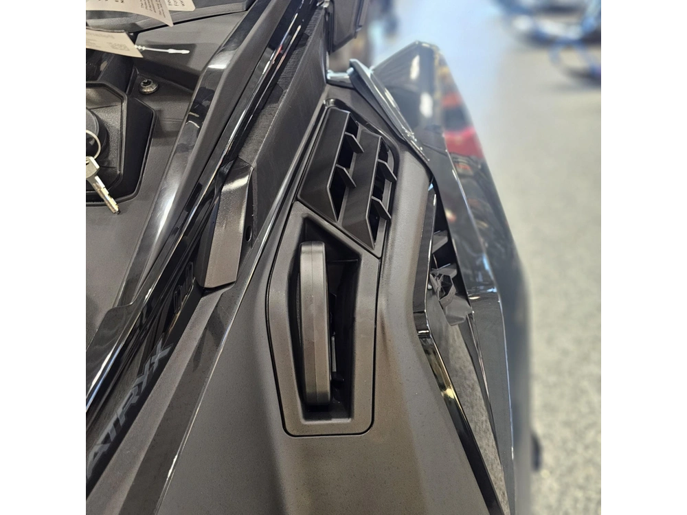 2026 Polaris 650 Switchback Sp 146 alt