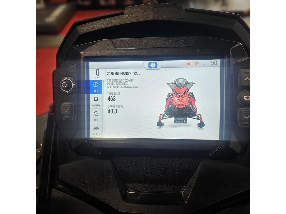 2025 Polaris 650 Indy Adventure 137 alt