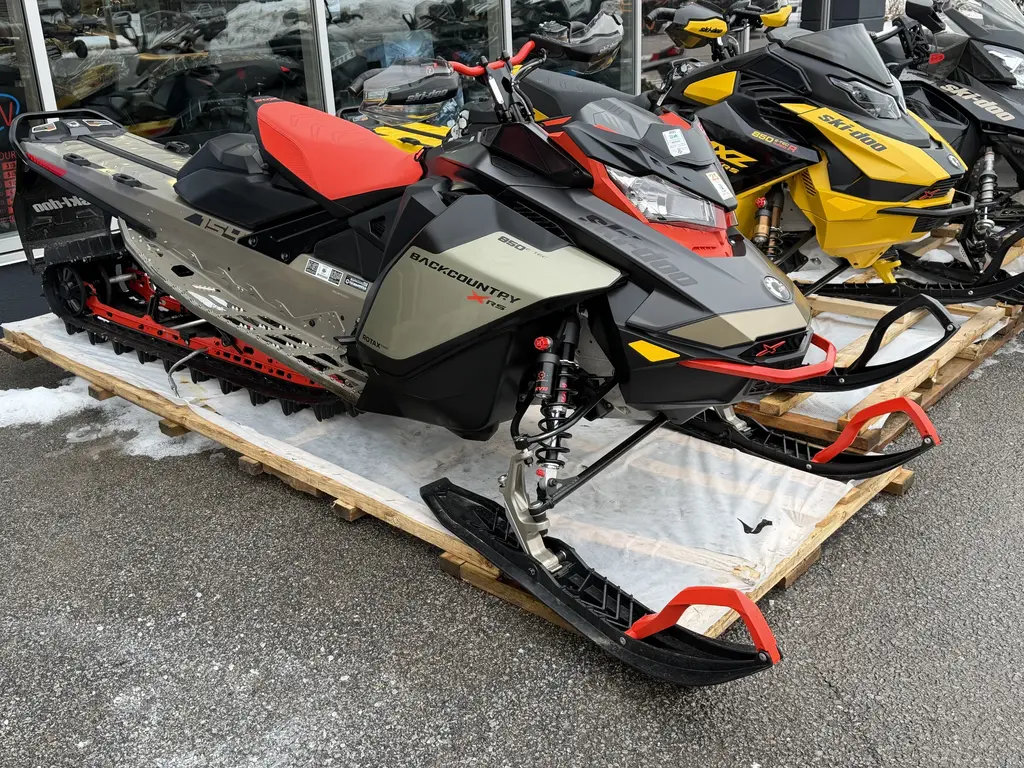 2022 BRP BACKCOUNTRY X-RS 850 E-TEC POWDERMAX 2.0