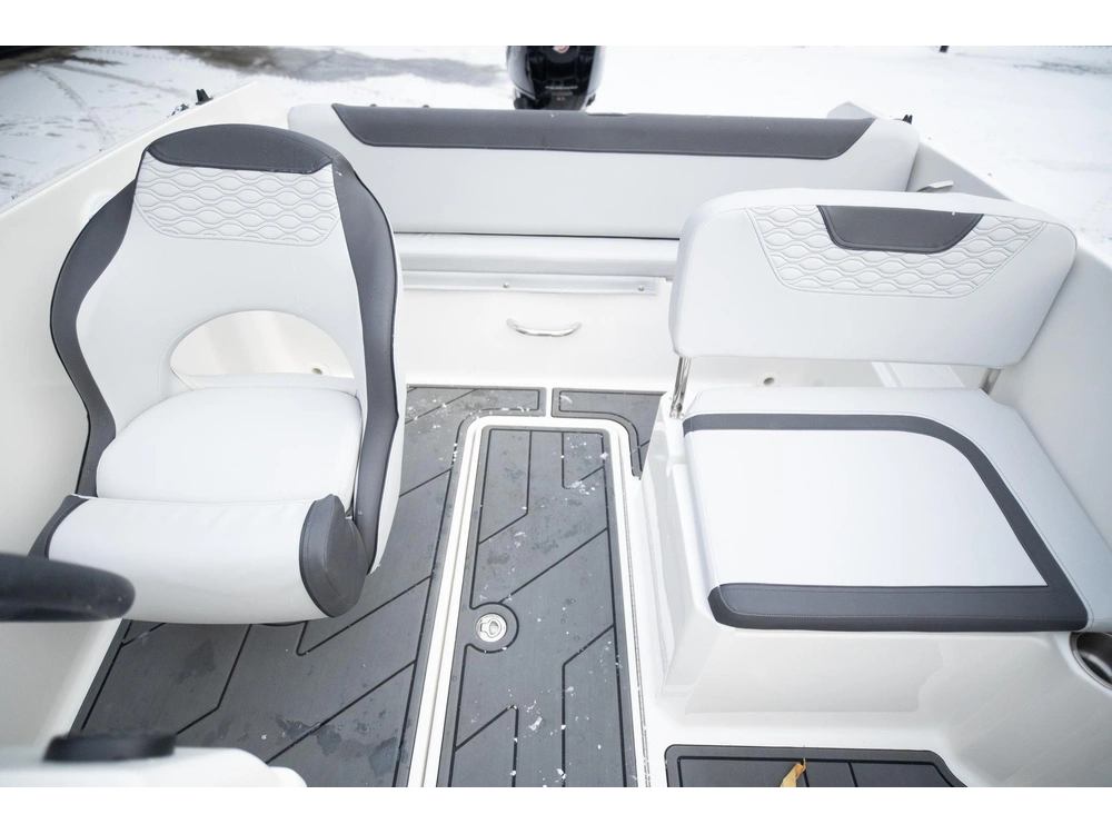 2023 Bayliner M19 alt