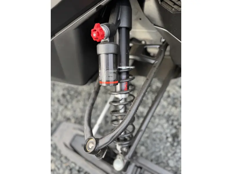 2025 Ski-Doo Backcountry XRS 850 R 1.5" Black