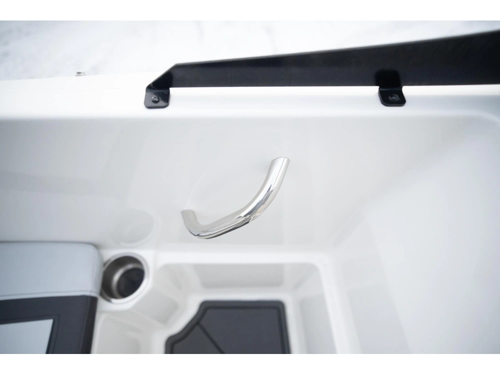 2023 Bayliner M19 alt