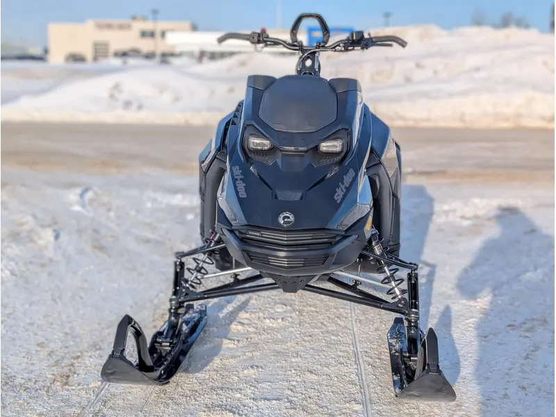 2026 Ski-Doo SUMMIT ADR w/ EDGE Pkg 154 850 E-TEC PowderMax FlexEdge 2.5" SHOT