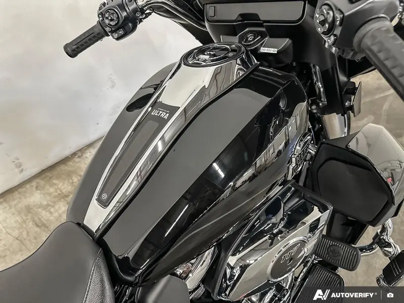 2025 Harley-Davidson FLHXU - Street Glide® Ultra thumbnail 7
