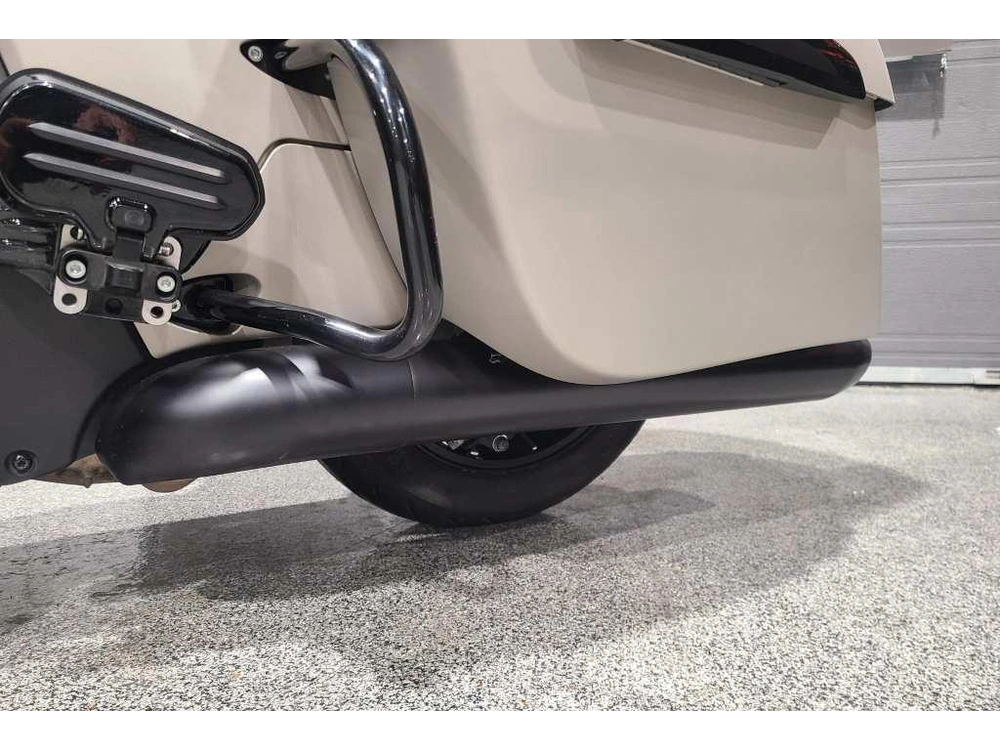 Indian Motorcycle Pursuit Dh Premium 2023 alt