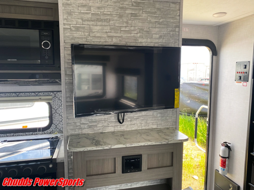 2022 Dutchmen Coleman Light 2455bh alt