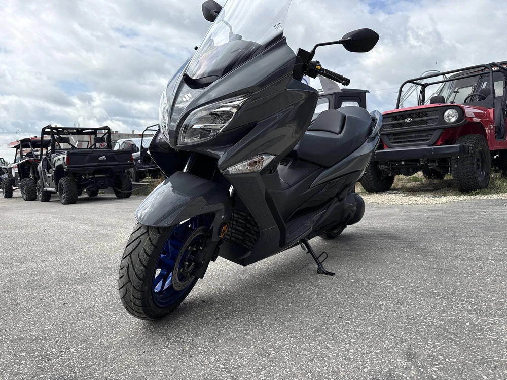 2025 Suzuki Burgman 400 alt