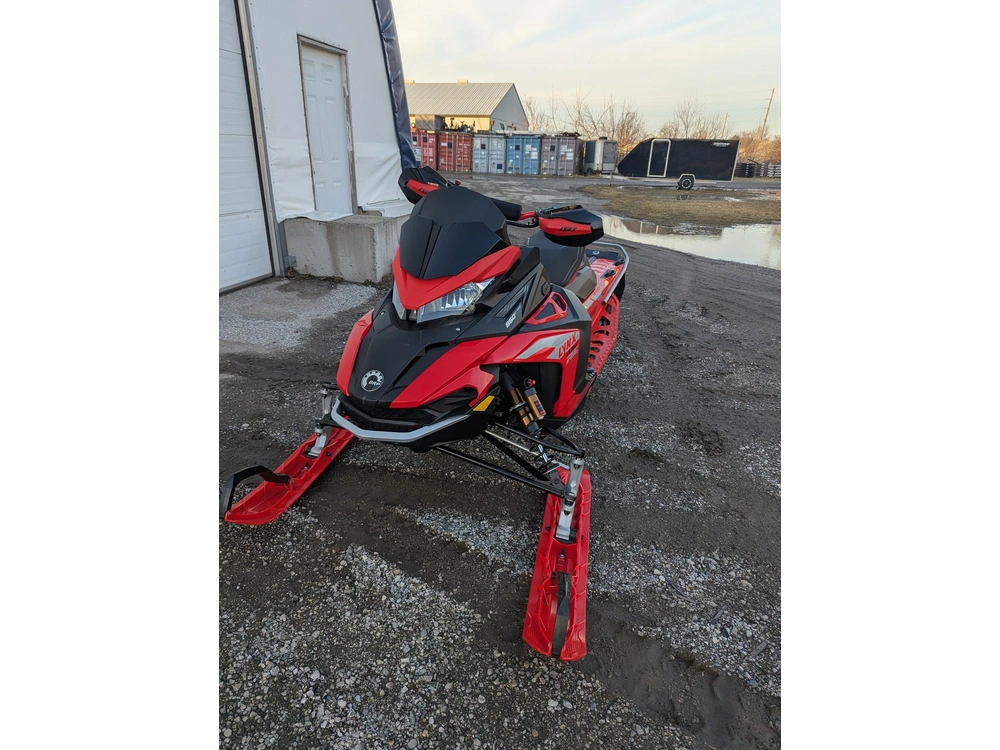 2022 Lynx Lynx Rave 850 alt